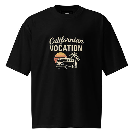 T-shirt nera Capobranco con grafica California, van vintage e palme

